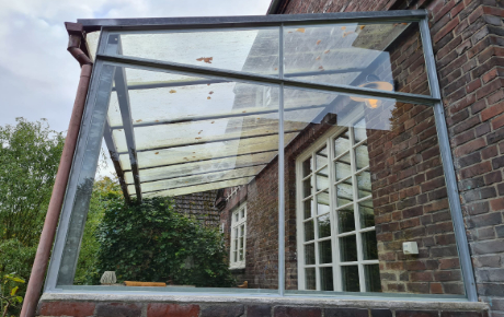 Windschutz aus Glas für Terrasse